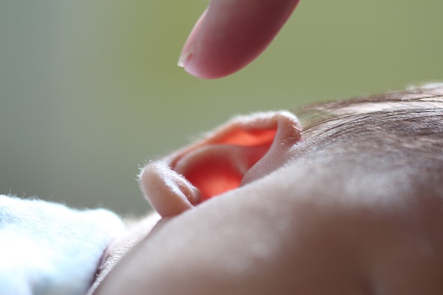 ¿A qué edad se pueden corregir las orejas de soplillo con una otoplastia?