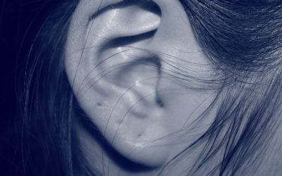 Lóbulo de la oreja rasgado: Cómo se corrige con cirugía estética