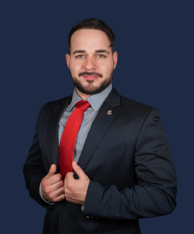 Le Dr Alejandro Mendieta, chirurgien plasticien, membre de l'équipe