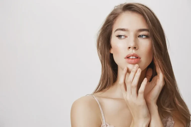 Lip Flip: Todo lo que Debes Saber — artículo del blog del Dr. Gustavo Sordo