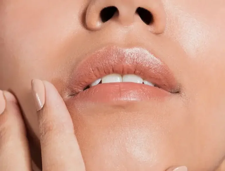 Lip Lift: Guía Completa 2026 — artículo del blog del Dr. Gustavo Sordo